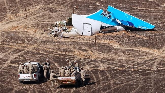 Mảnh vỡ của chiếc m&aacute;y bay&nbsp;Airbus A321. (Ảnh: AFP)
