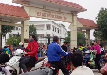 Vụ phản đối ở Ninh Hiệp: Có lực lượng ngăn cản học sinh đến trường!?