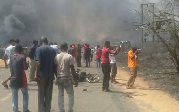Hiện trường xảy ra vụ nổ gas tại&nbsp;Nigeria. (Ảnh:&nbsp;Twitter)