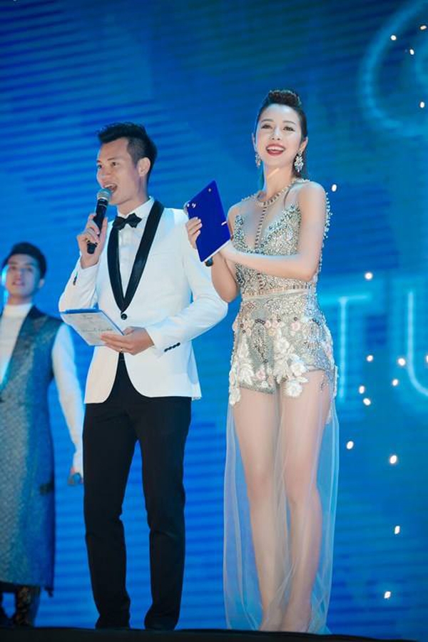 Jennifer Phạm lu&ocirc;n được gia đ&igrave;nh chồng ủng hộ khi tham gia c&aacute;c hoạt động nghệ thuật, sự kiện trong showbiz. Ảnh: Internet