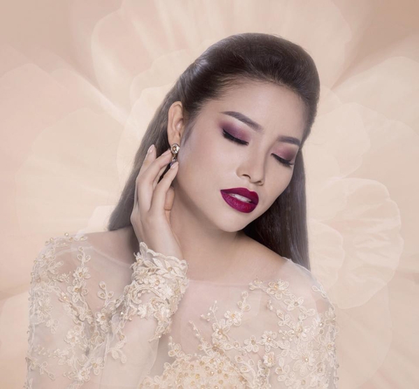 Hoa hậu Phạm Hương lạ lẫm trong loạt ảnh mới