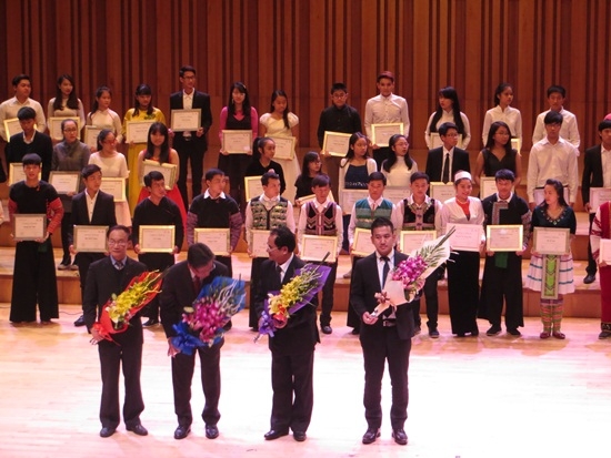 Toyota trao học bổng t&agrave;i năng trẻ &acirc;m nhạc Việt Nam 2015