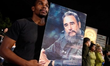Hình ảnh di hài Fidel Castro bắt đầu hành trình về 