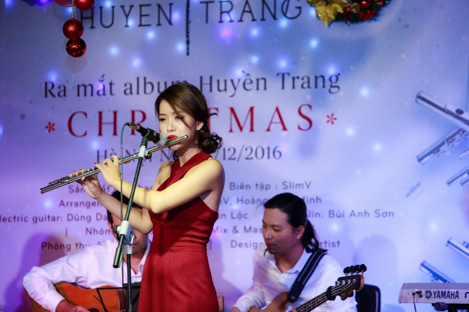Album nhạc mừng Gi&aacute;ng sinh &ldquo;Christmas&rdquo; của nữ nghệ sĩ s&aacute;o Huyền Trang