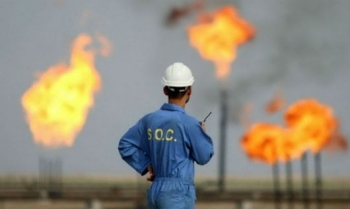 Thị trường dầu mỏ thế giới: Sản lượng giảm, giá... khó “nâng”