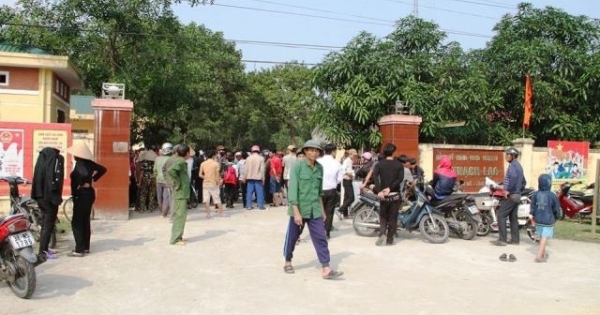 Hà Tĩnh: Hơn 300 người xô xát ngay trong trụ sở UBND xã