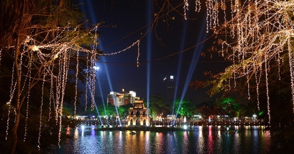 Mách bạn 5 địa điểm vui chơi Noel lý tưởng ở Hà Nội