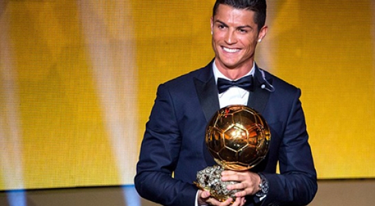 Cristiano Ronaldo đoạt Quả b&oacute;ng v&agrave;ng 2016