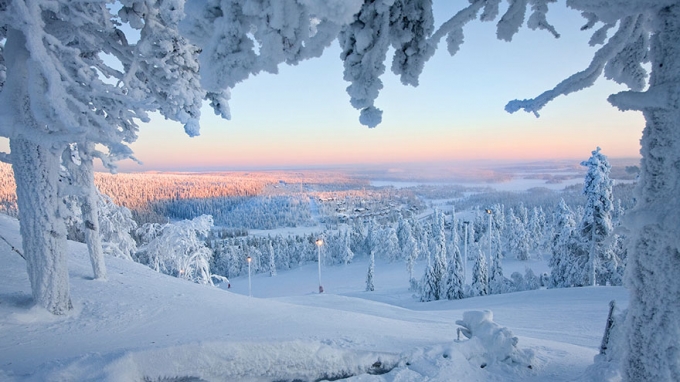 Lapland chiếm 1/3 diện t&iacute;ch đất liền của Phần Lan, bao quanh l&agrave; Thụy Điển, Na Uy v&agrave; Nga. (Ảnh: Bored Panda).