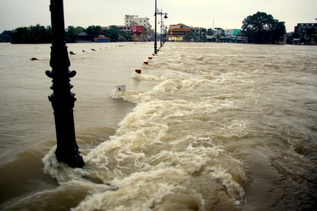 To&agrave;n tỉnh Thừa Thừa - Huế đang ngập nặng.