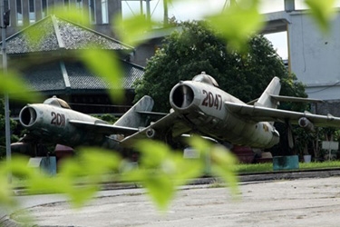 Những chiếc MiG-17 đ&atilde; từng gắn b&oacute; với c&aacute;c phi c&ocirc;ng Việt Nam trong cuộc kh&aacute;ng chiến chống Mỹ, cứu nước.
