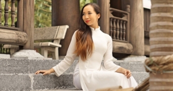 Thiếu nữ xinh đẹp Thụy Điển hạnh phúc gặp mẹ ruột Việt Nam sau 25 năm