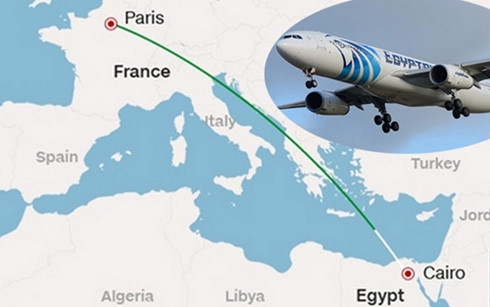 Ng&agrave;y 19/5, M&aacute;y bay Airbus A320, thuộc chuyến MS804 chở 66 người đ&atilde; rơi xuống Địa Trung Hải tr&ecirc;n đường từ Paris, Ph&aacute;p tới Cairo, Ai Cập.&nbsp;Giới chức Ai Cập cho biết dữ liệu từ hộp đen m&aacute;y bay cho thấy c&oacute; ch&aacute;y tr&ecirc;n m&aacute;y bay tuy nhi&ecirc;n tuy&ecirc;n bố vẫn c&ograve;n qu&aacute; sớm để x&aacute;c định l&yacute; do hay vị tr&iacute; g&acirc;y ra ngọn lửa. (Ảnh:&nbsp;RT)