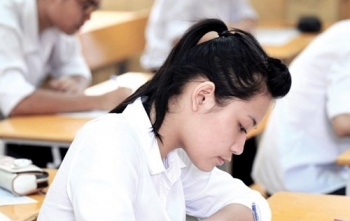 Bài thi tổ hợp 3 môn: Học sinh căng thẳng, không kịp trở tay