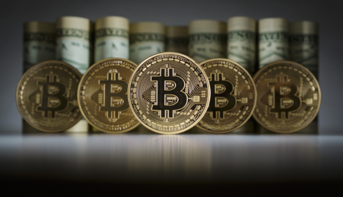 Gi&aacute; Bitcoin đang dần ổn đinh ở mức 10.000 USD