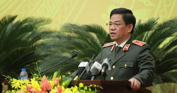 Giám đốc Công an Hà Nội làm rõ thông tin công an “chống lưng” hàng quán lấn vỉa hè