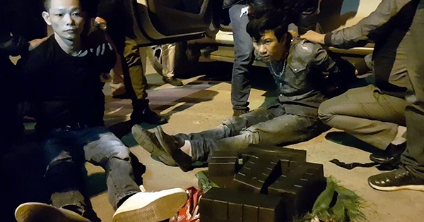 Hà Nội: Bắt quả tang đối tượng vận chuyển 47 bánh heroin