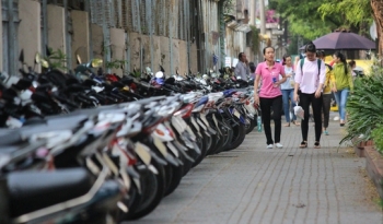 Bản tin Kinh tế Plus: Hà Nội tăng phí thuê vỉa hè, giá gửi xe