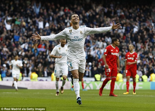 C.Ronaldo tỏa s&aacute;ng với c&uacute; đ&uacute;p v&agrave;o lưới Sevilla