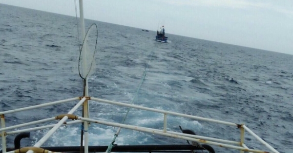 Ứng cứu 6 thuyền viên bị chìm tàu tại khu vực biển Quảng Bình