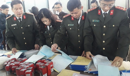 Hà Nội: Bắt "Kiều nữ" cầm đầu đường dây mua bán gần 600 tỉ đồng hóa đơn GTGT
