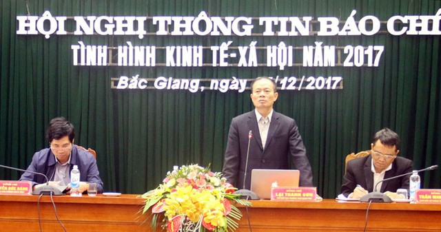 Ph&oacute; Chủ tịch UBND tỉnh Bắc Giang - &ocirc;ng Lại Thanh Sơn chủ tr&igrave; cuộc họp. (Ảnh nguồn B&aacute;o Bắc Giang).