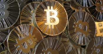 Giá Bitcoin hôm nay 23/12: Chạm đáy 10.000 USD, giá Bitcoin vẫn chưa ngừng giảm