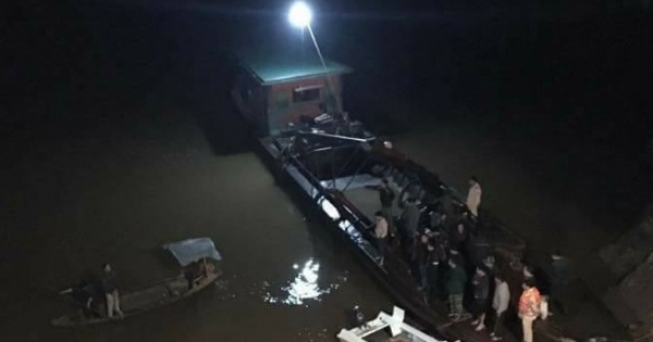 Yên Bái: Lùi xe ô tô rơi xuống sông Hồng, 2 cán bộ BV Đa khoa tỉnh Yên Bái tử vong