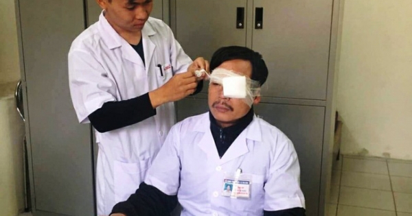 Thái Bình: Đang cấp cứu tai nạn giao thông, bác sĩ bị hành hung gãy mũi