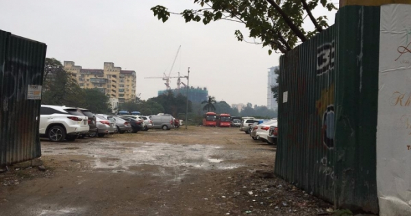Quận Ba Đình: Bãi xe 17 Ngọc Khánh không phép hoạt động bất chấp pháp luật