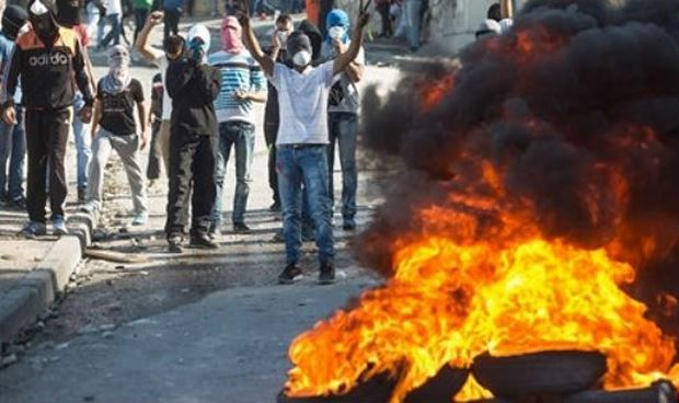 Bạo lực đ&atilde; b&ugrave;ng nổ ở Jerusalem giữa người Palestine v&agrave; Israel