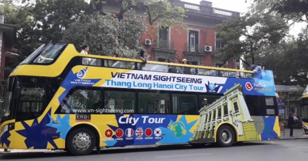 Chính thức ra mắt tuyến xe bus mui trần số 2 tại Hà Nội