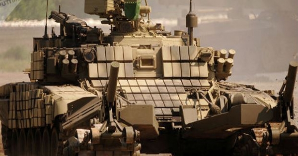 Quân đội Nga nhận xe bọc thép có thể biến thành tổ hợp robot