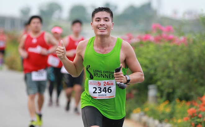 B&aacute;c sĩ Đinh Huỳnh Linh đang chinh phục một cuộc đua. Ảnh:&nbsp;NVCC