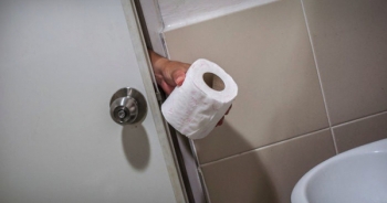 Phạt hơn 40 triệu đồng vì lấy cắp cuộn giấy vệ sinh trong bệnh viện