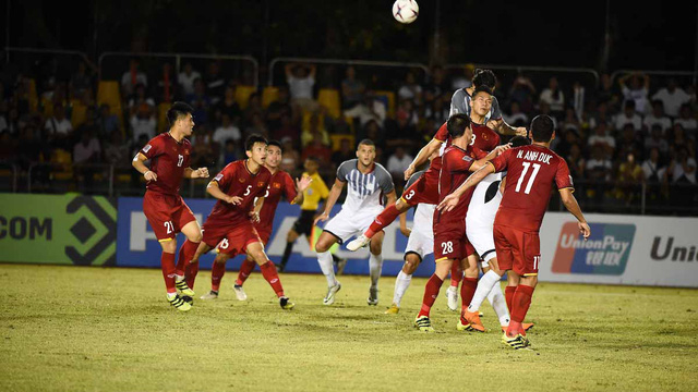Cầu thủ Philippines phải bay 20 tiếng để sang Việt Nam đ&aacute; trận b&aacute;n kết lượt về AFF Cup 2018.