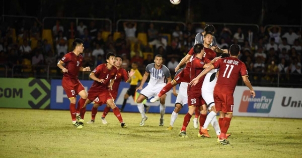 Cầu thủ Philippines “sốc” vì bay 20 tiếng sang Việt Nam đá trận lượt về