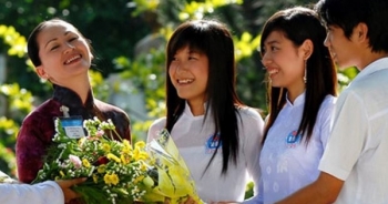 Giáo dục Việt Nam, sai lầm bởi mặc thời đại xô đẩy