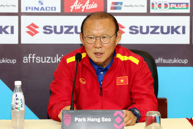 HLV Park Hang Seo tự tin trước trận đấu với Philippines l&uacute;c 19h30 ng&agrave;y mai - Ảnh: Gia Hưng