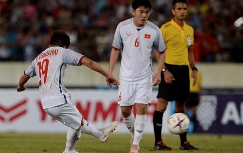 Báo Châu Á Fox Sports: Việt Nam chơi biến ảo nhất AFF Cup
