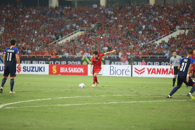 Việt Nam 2-1 Philippines: Chiến thắng ngoạn mục đưa tuyển Việt Nam v&agrave;o chung kết AFF Cup