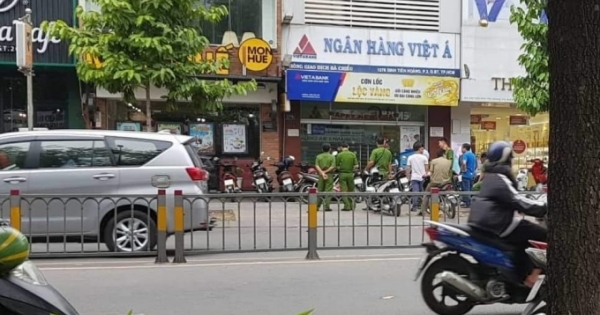 Trích xuất camera, nhận diện kẻ dí súng cướp 1,1 tỷ ở ngân hàng Việt Á