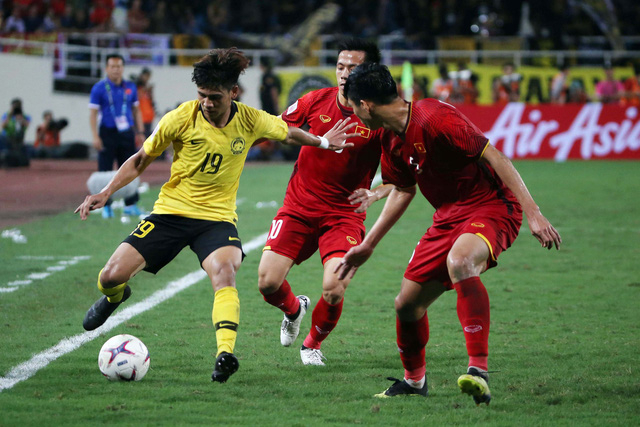Lần t&aacute;i ngộ của 2 đội ở trận chung kết sẽ kh&aacute;c hẳn khi đội tuyển Việt Nam gặp Malaysia ở v&ograve;ng bảng (ảnh: Gia Hưng)