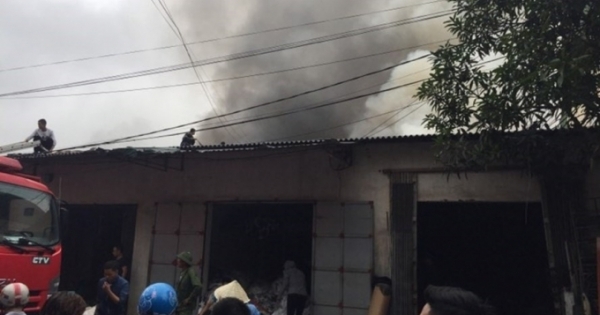 Nghệ An: Cháy dữ dội gần chợ Vinh