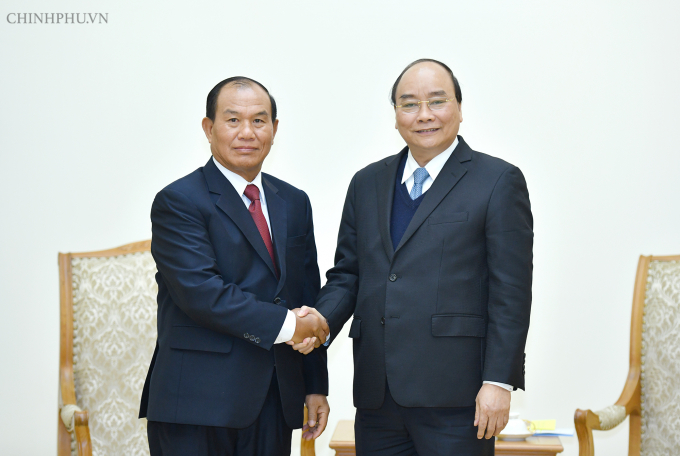 &nbsp;Thủ tướng Nguyễn Xu&acirc;n Ph&uacute;c tiếp Bộ trưởng Tư ph&aacute;p L&agrave;o Xaysy Santivong.