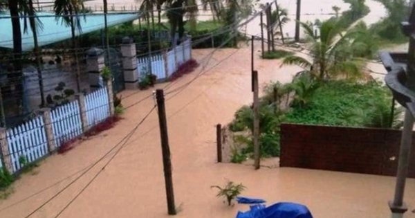 Mưa lũ ở miền Trung làm 2 người chết, hơn 4.600 nhà bị ngập nước