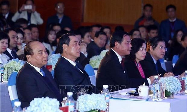 Thủ tướng Nguyễn Xu&acirc;n Ph&uacute;c dự Hội nghị X&uacute;c tiến đầu tư tỉnh Ho&agrave; B&igrave;nh năm 2018