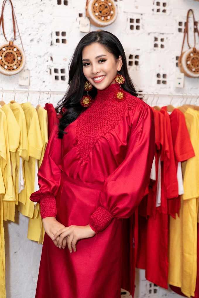 Tiểu Vy khoe nhan sắc 'vạn người m&ecirc;' khi đi thử đồ cho Asian Kids Fashion Week
