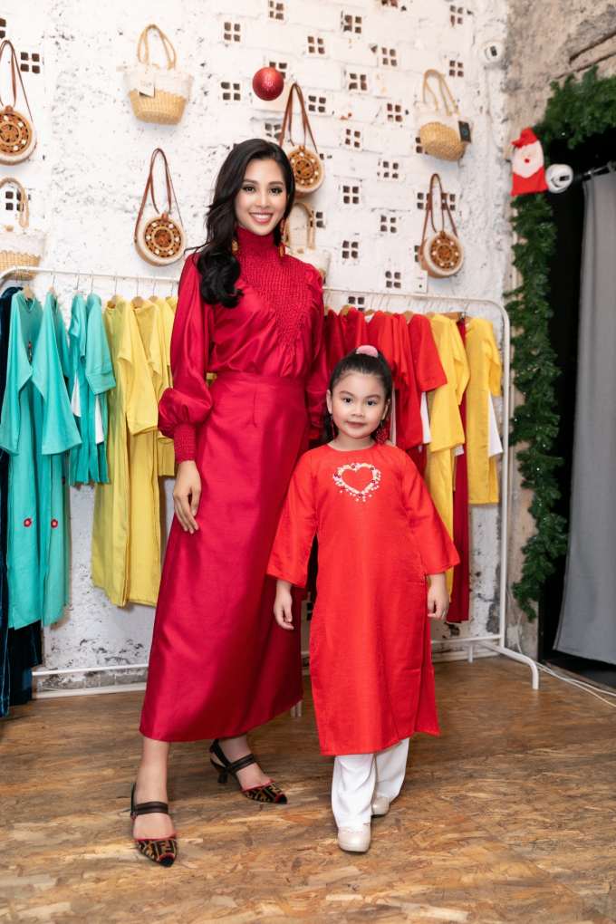 Tiểu Vy khoe nhan sắc 'vạn người m&ecirc;' khi đi thử đồ cho Asian Kids Fashion Week