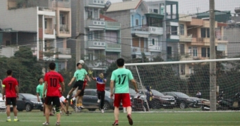 CLB bóng đá Liên quân các nhà báo tại Hà Nội giao hữu bóng đá với công ty Điện lực Hà Đông